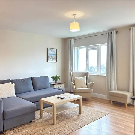 Coastline Hideaway *