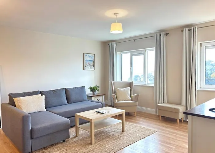 Coastline Hideaway *